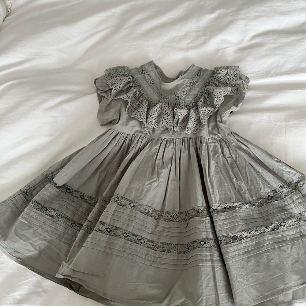 Noralee little girls dress! Perfect for spring photo shoots!